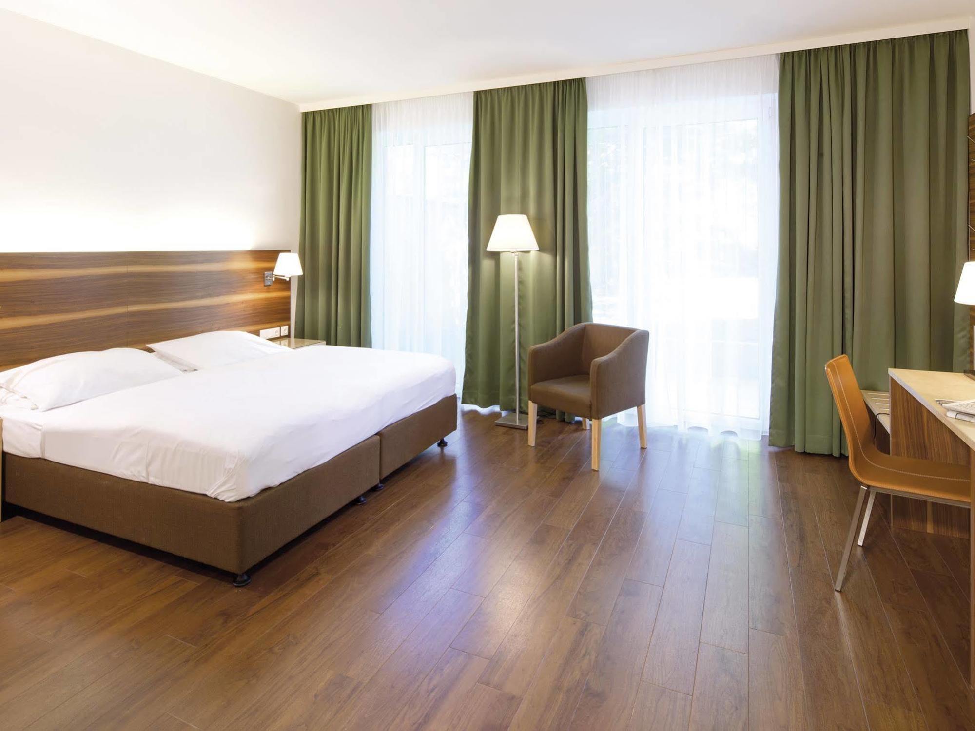 Austria Trend Beim Theresianum 3* Viena